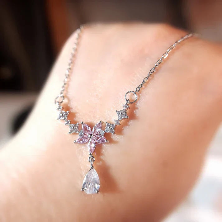 🌸🌟Bridgerton Inspired Floral Necklace