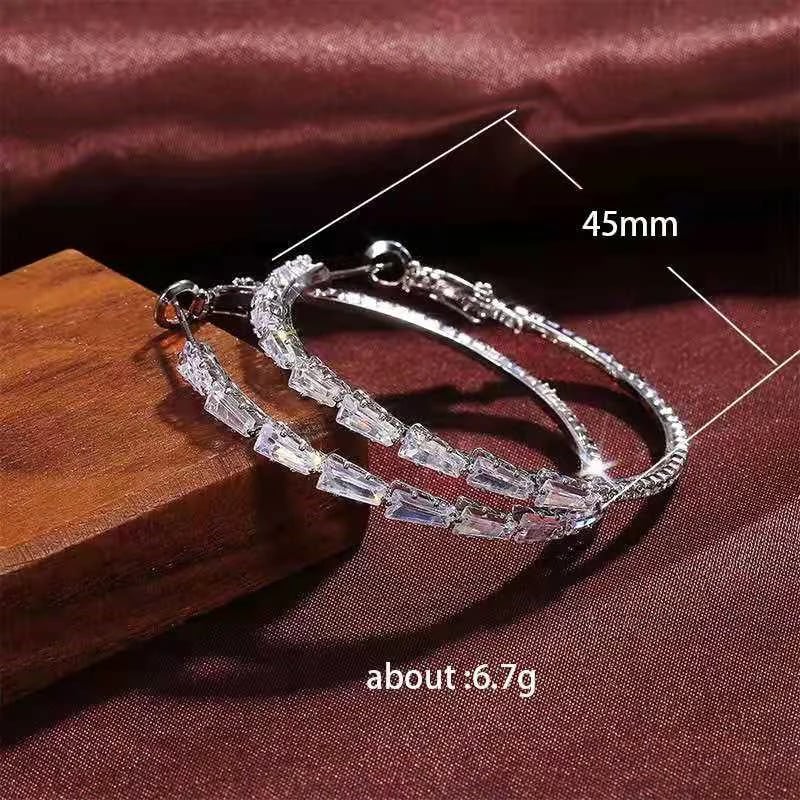 💎 ✨ Women's Sparkling CZ Hoop Earrings – Micro-Paved, Lightweight Copper & Bold Design – Elegant, Versatile & Perfect Gift 💫