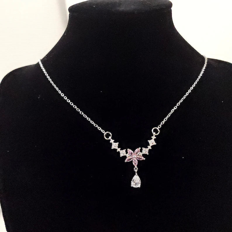 🌸🌟Bridgerton Inspired Floral Necklace