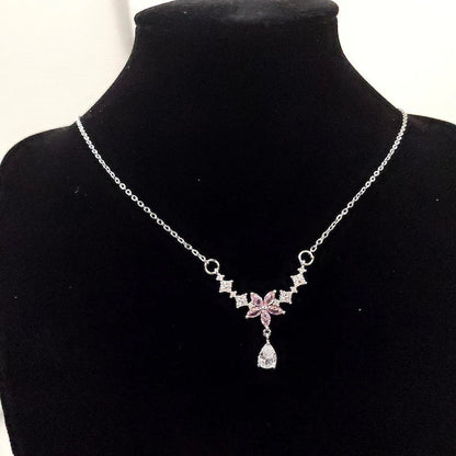 🌸🌟Bridgerton Inspired Floral Necklace