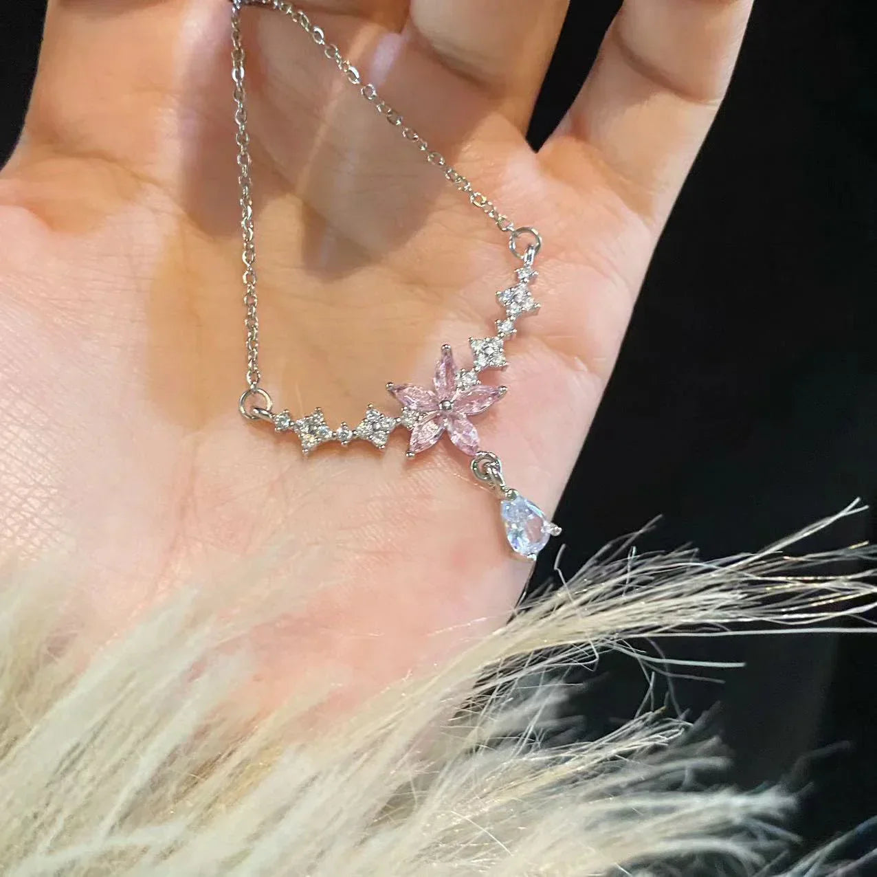 🌸🌟Bridgerton Inspired Floral Necklace