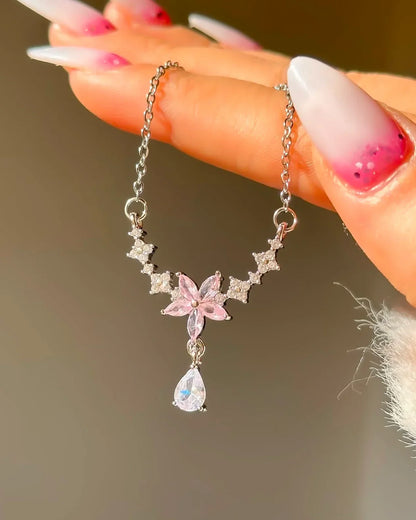 🌸🌟Bridgerton Inspired Floral Necklace