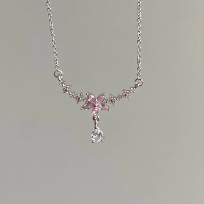 🌸🌟Bridgerton Inspired Floral Necklace