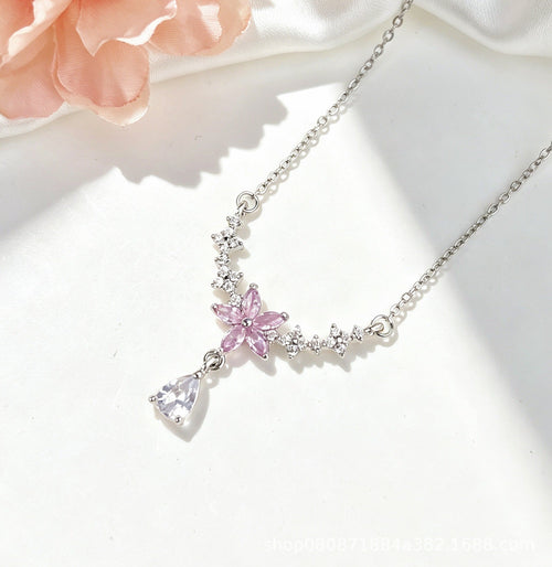 🌸🌟Bridgerton Inspired Floral Necklace