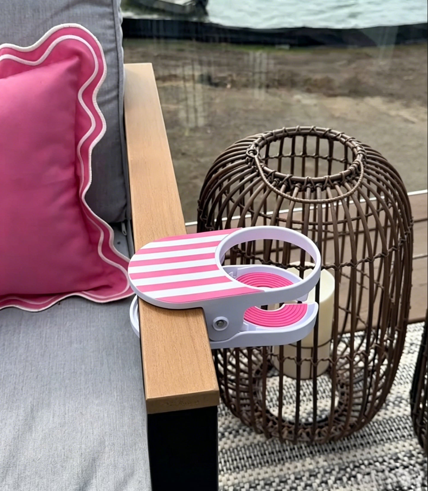 🏖️Mainstays Clip-On Drink Holder – Secure Your Beverage Anywhere!🍾