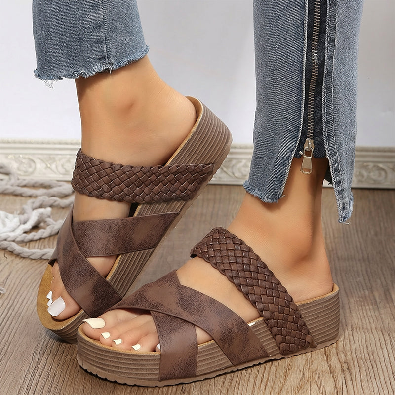 🔥 Women's Criss-Cross Woven Strap Wedge Sandals – Comfortable, Stylish & Perfect for Summer Days ☀️