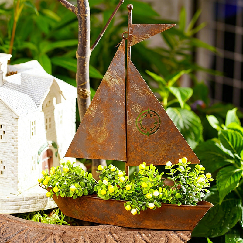 🌱 Rustic Sailboat Metal Planter – Handcrafted, weather-resistant & perfect for succulents, herbs or flowers – charming garden or shelf decor 🏡