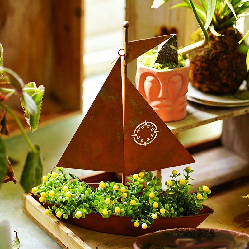 🌱 Rustic Sailboat Metal Planter – Handcrafted, weather-resistant & perfect for succulents, herbs or flowers – charming garden or shelf decor 🏡
