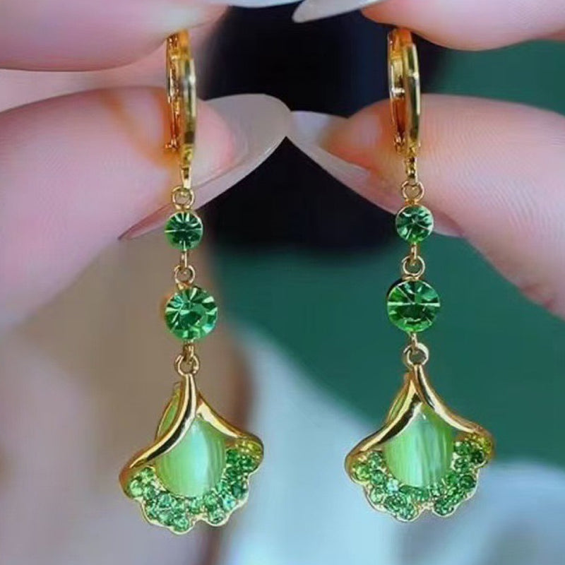 Elegant Ginkgo Leaf Tassel Earrings 💚