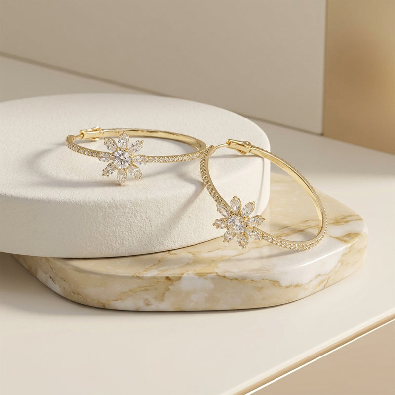 ❄️Elegant Snowflake Zircon Hoop Earrings ✨